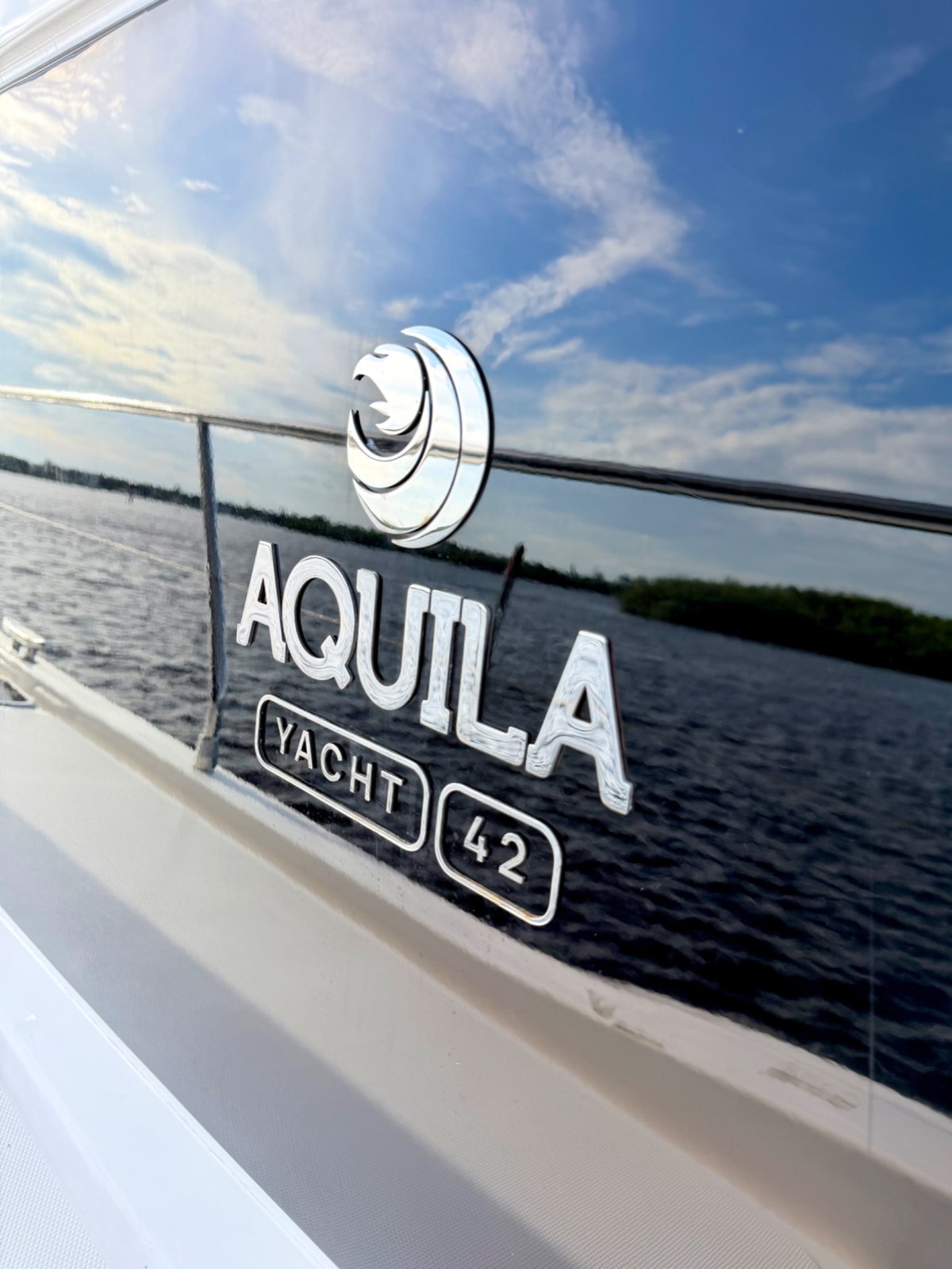 Aquila 42 yacht details